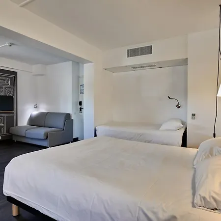 Ibis La Roche Sur Yon Vendespace Муйерон-ле-Каптиф