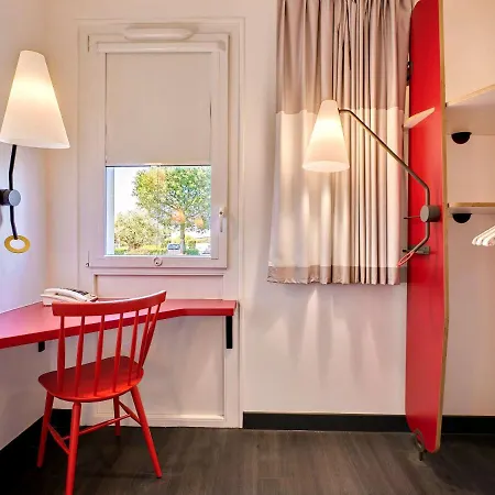 Ibis La Roche Sur Yon Vendespace Szálloda 3*