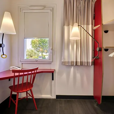 Hotel Ibis La Roche Sur Yon Vendespace 3*