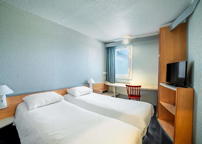 Ibis La Roche Sur Yon Vendespace מלון