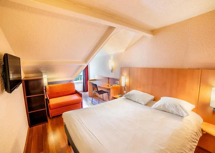 Ibis La Roche Sur Yon Vendespace فندق ميورو لو كابْتيفْ