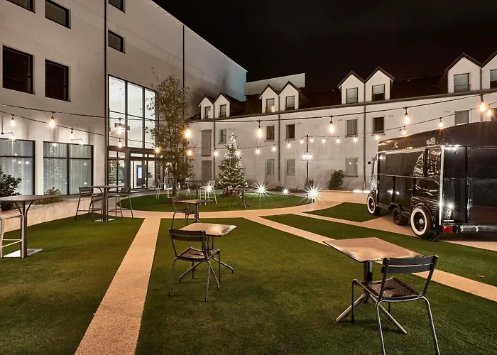 Ibis La Roche Sur Yon Vendespace فندق